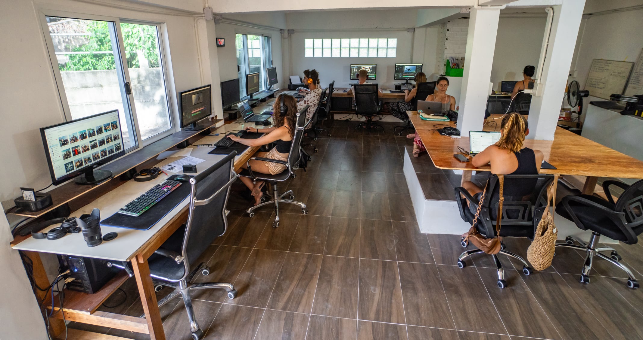 Photo editing suite, Sairee, Koh Tao